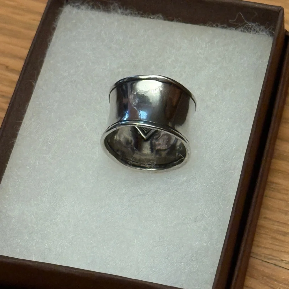 Silpada Hammered Cuff Ring - Size 6 - Picture 4 of 6